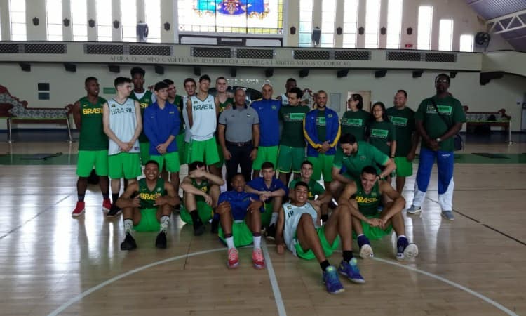 Coordenador de Arbitragem da CBB ministra palestra para Seleção Brasileira Sub-15 Masculina