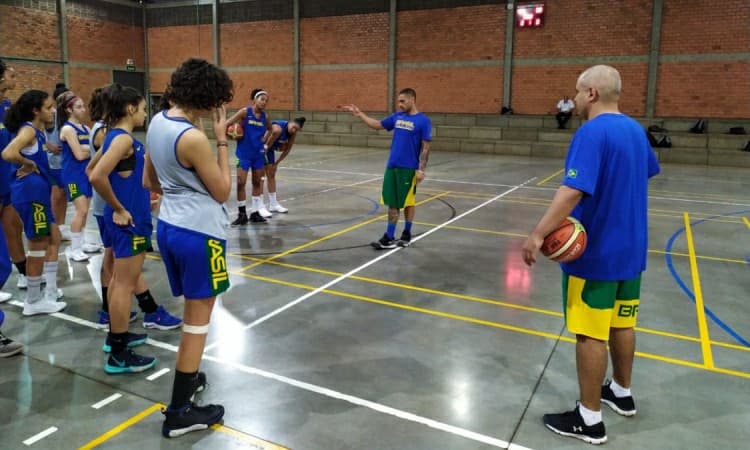 Seleção Sub-14 Feminina encerra preparação e embarca para o Equador