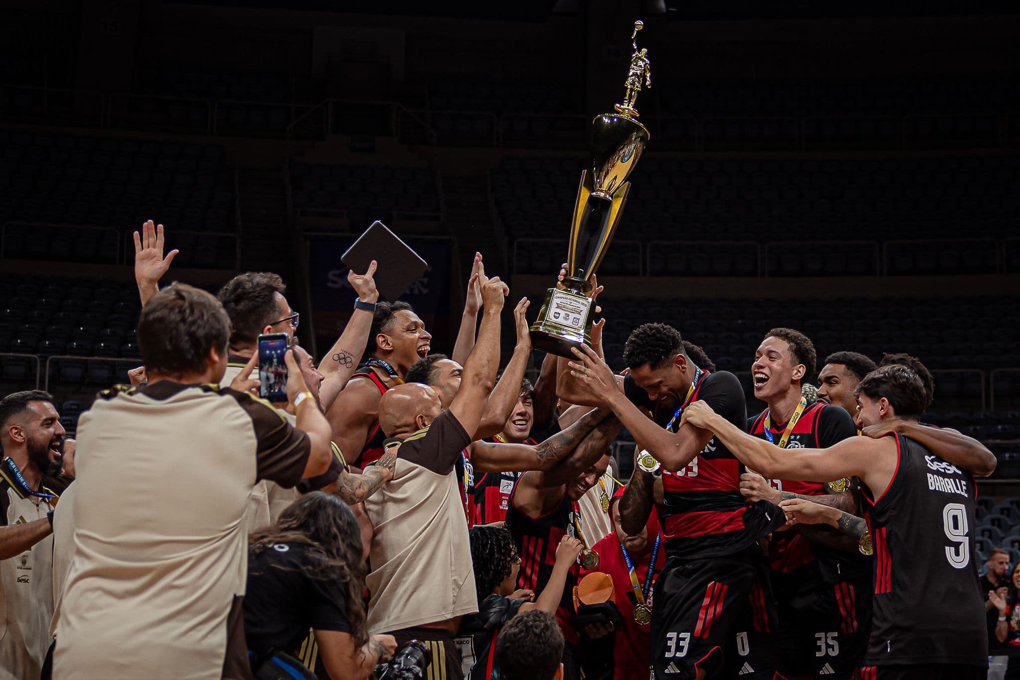 Flamengo vence o Fluminense e conquista o Campeonato Carioca de basquete
