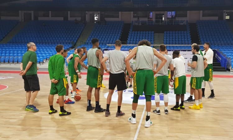 Na reta final da preparação, Brasil encara China nesta sexta-feira na cidade de Guangzhou 