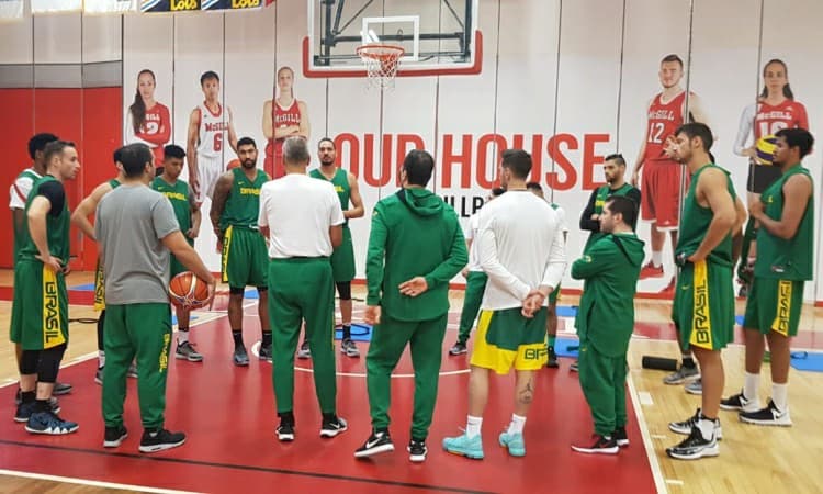 Marcelinho Huertas chega a Montreal e Seleção Brasileira faz primeiro treino completa no Canadá 