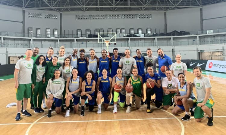 Em dia pop, Seleção recebe a visita da atriz Giovanna Coimbra