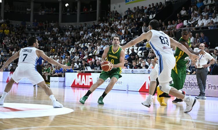 Com Benite cirúrgico no último quarto, Seleção Brasileira bate a Argentina e estreia com a mão direita no Torneio de Lyon