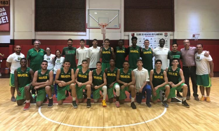 Seleção Brasileira Masculina Sub-15 vence equipe sub-17 do Flamengo em jogo-treino