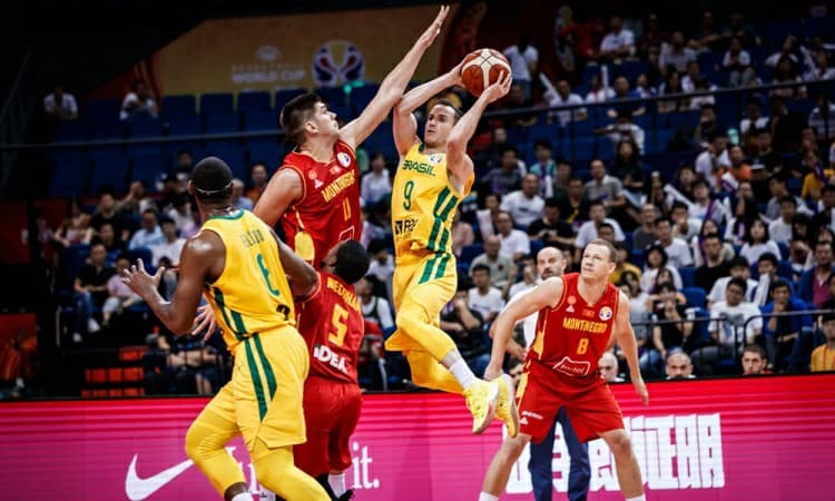 Marcelinho Huertas brilha, e Brasil derrota Montenegro por 84 a 73