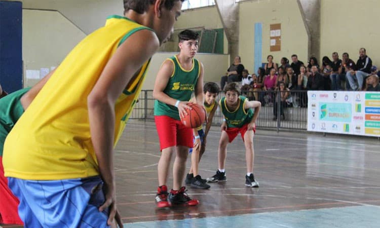 Formando Campeões: projeto social de basquete atende a mais de 300 jovens em São Paulo