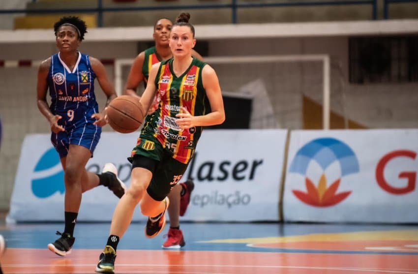Katrina Pardee faz 23 pontos e comanda vitória apertada do Sampaio Basquete, que fecha série contra Santo André/Apaba e segue em busca do tri