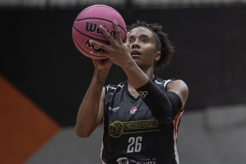 Thayná bate recorde de pontos da história da LBF em vitória centenária da Sodiê Doces/Mesquita/LSB sobre a Pró-Esporte/ Sorocaba