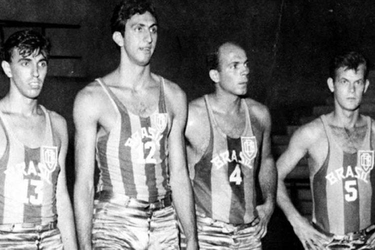 Notícias  Obras de autor brasileiro relembram a história do basquete nas  Olimpíadas