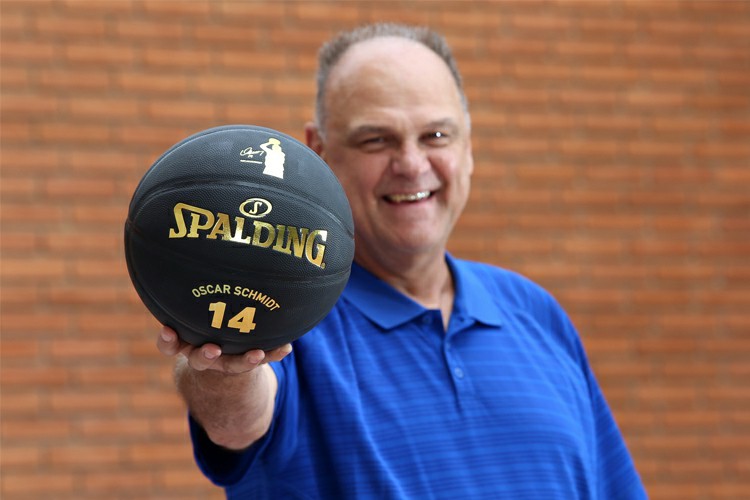 Bola basquete spalding oscar schmidt edicao limitada