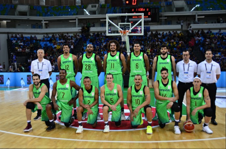 Novo técnico convoca Seleção Brasileira masculina de basquete para