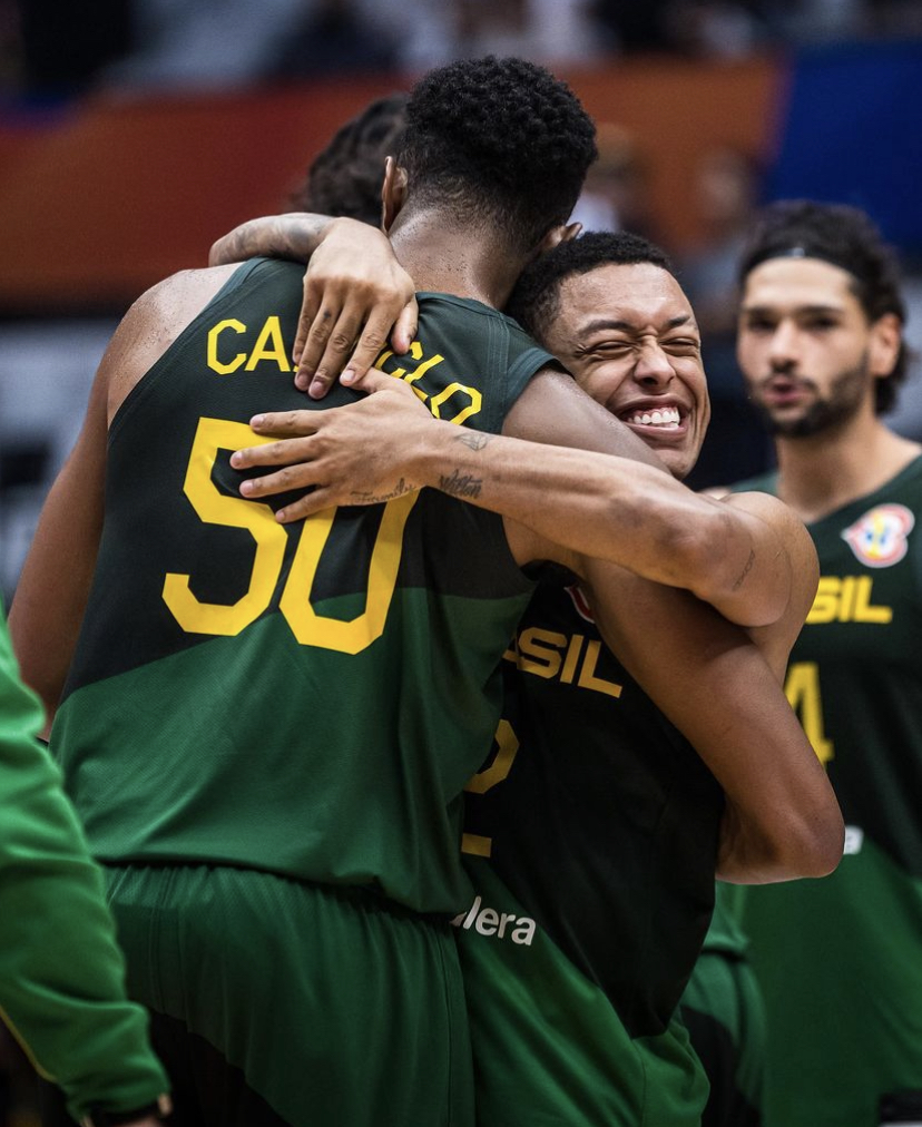 Copa do Mundo de basquete: Brasil vence Canadá em jogo eletrizante