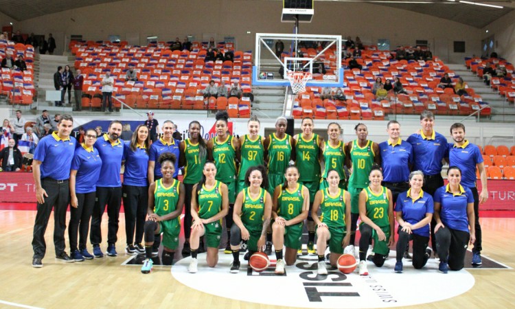 Basquete feminino é superado pela Austrália na estreia no Pré