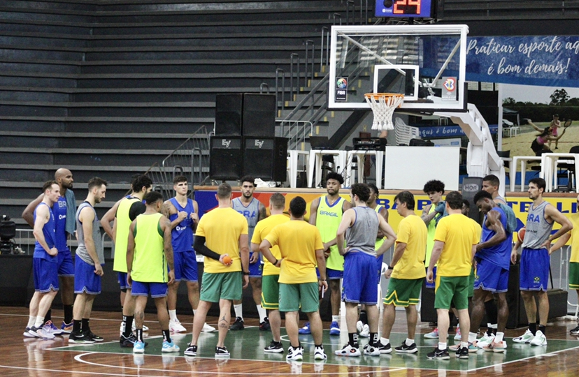 Seleção masculina de basquete vence Porto Rico e passa invicta