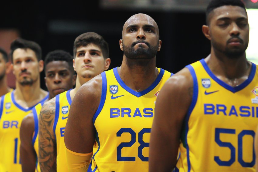 Basquete Brasil - CBB - Domingão com o Brasa em quadra! Vem que tem Brasil  x Sérvia pela Copa do Mundo sub-19 masculina 🏀 ⏰7h30 📺 da FIBA  Soltamos os pitbull 🔥