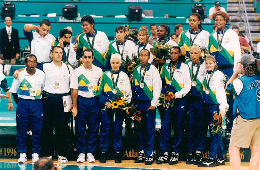 Notícias  Há 22 anos, Geração de Ouro do basquete feminino conquistava a  Prata nas Olimpíadas de Atlanta